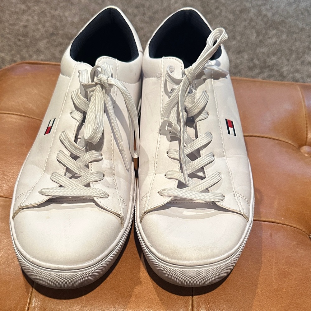 Tommy Hilfiger Men's Classic White Sneakers - Picture 11 of 13